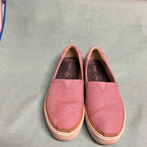 Toms Shoes - Toms Dusty Rose Canvas Slip-On Shoes platform sole  Love Give logo leather trim